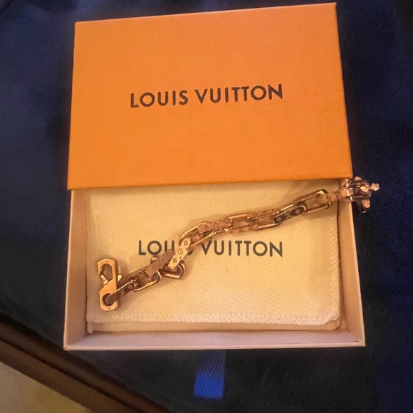 Authentic Preowned Louis Vuitton Gold plated Chain Bracelet 8.2 inches. 🇺🇸💪🇺🇸 - Picture 1 of 10